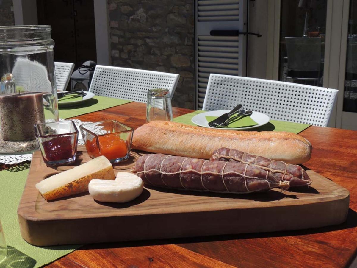 La Luce Delle Colline Bed & Breakfast Serravalle delle Langhe Luaran gambar