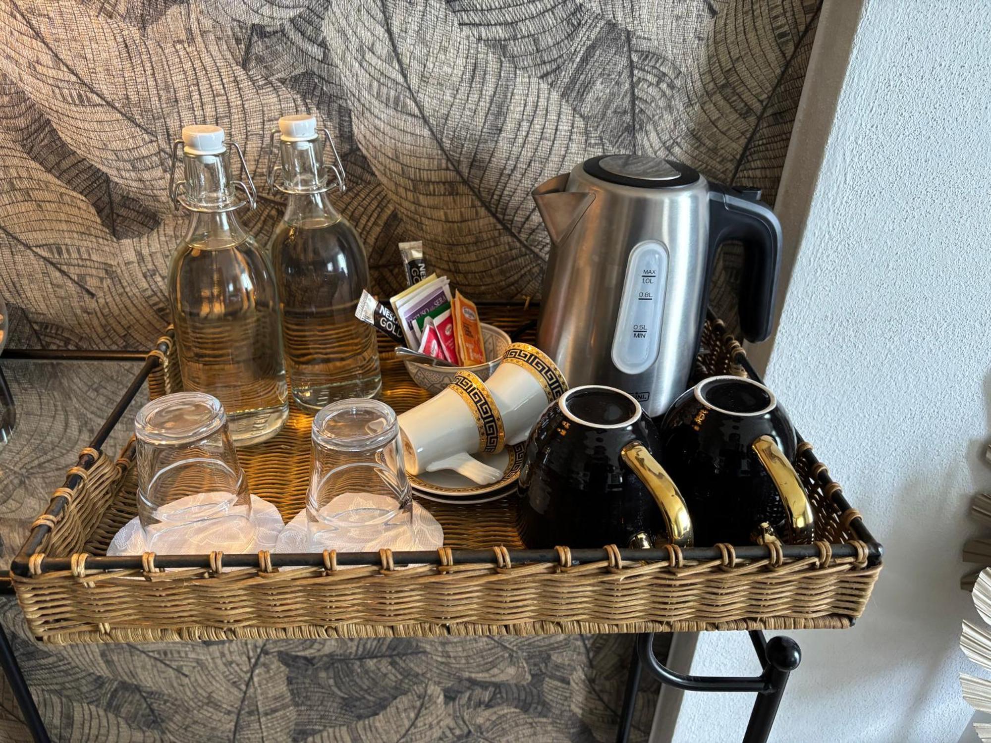 La Luce Delle Colline Bed & Breakfast Serravalle delle Langhe Luaran gambar